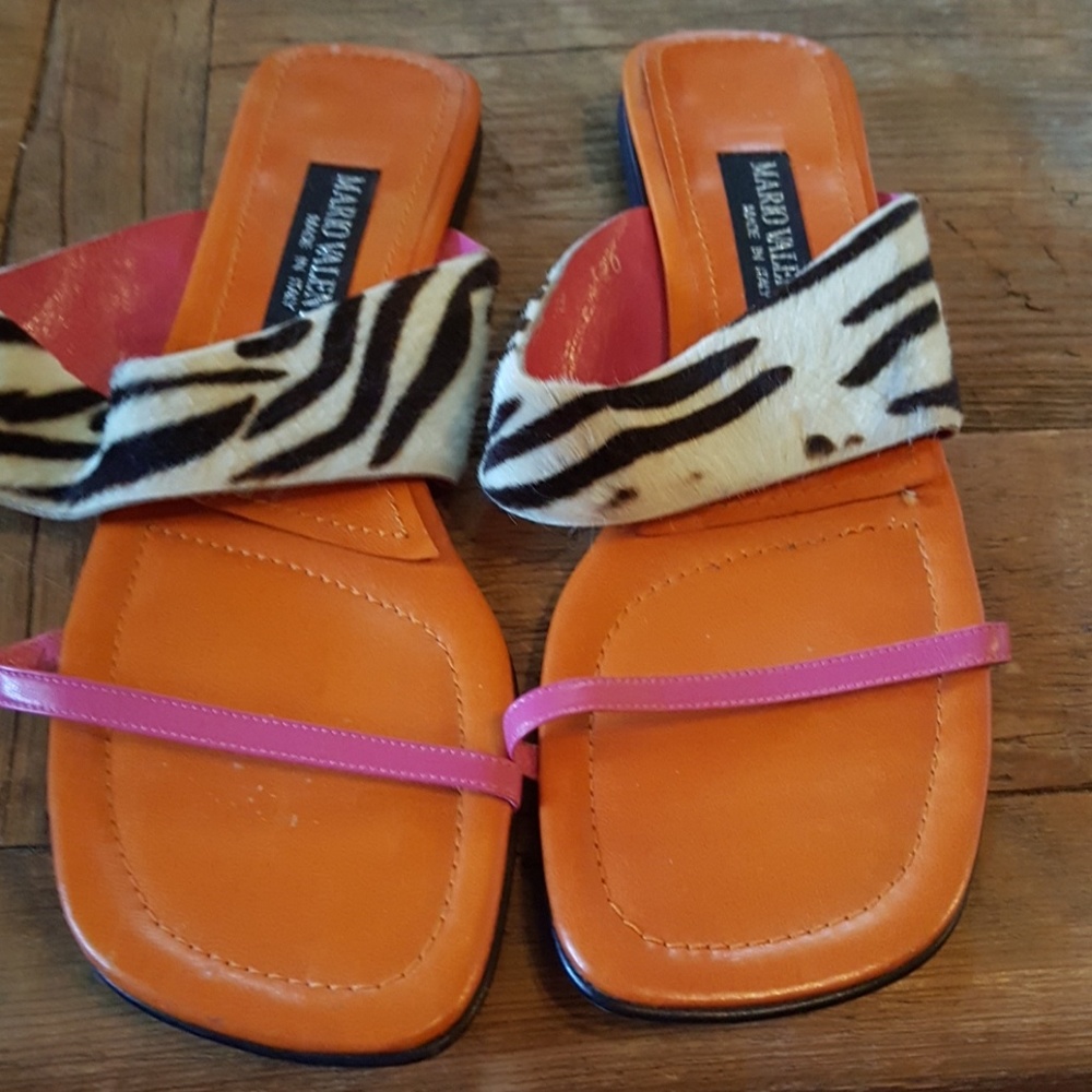 Stand out bold Mario Valentino slip on sandals